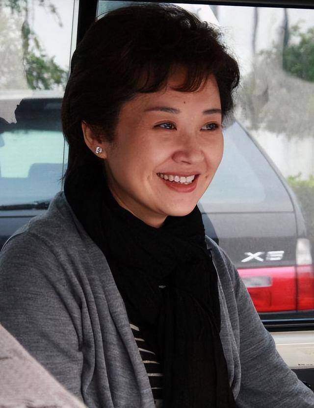 事实证明<strong></p>
<p>交易所债券市场的品种</strong>，55岁“无人敢娶”的许晴，才是真正的人间清醒！