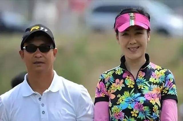被前夫一巴掌扇到离婚<strong></p>
<p>瓦特交易所</strong>，二婚嫁世界冠军，原来她才是清醒大女主