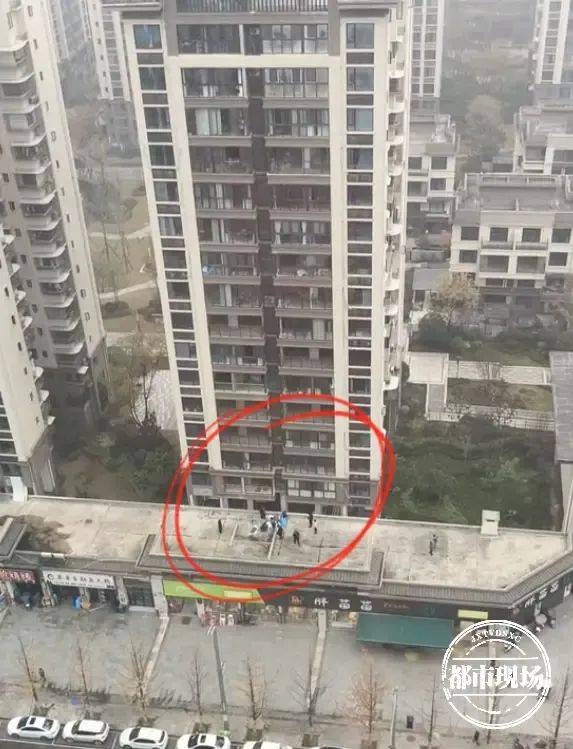7岁孩子坠楼身亡！网友称事发时<strong></p>
<p>瓦特交易所</strong>，其父正在装修作业？