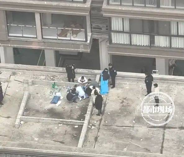 7岁孩子坠楼身亡！网友称事发时<strong></p>
<p>瓦特交易所</strong>，其父正在装修作业？