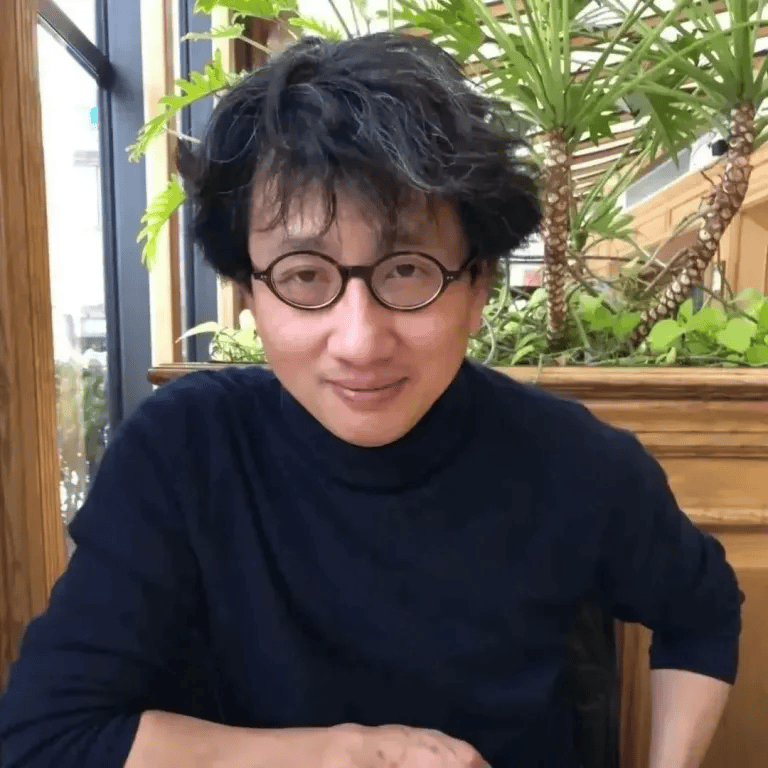 “请不要在我的墓前哭泣<strong></p>
<p>合约交易所</strong>，我不在那里，也没有消失”