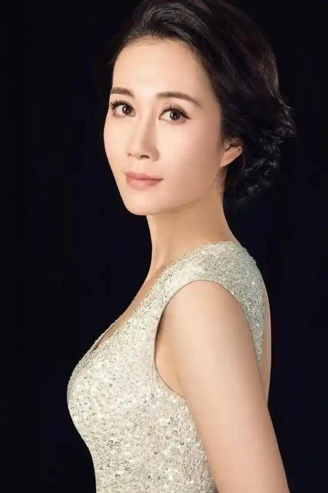 著名演员温峥嵘：长得漂亮戏也好<strong></p>
<p>交易所炒币</strong>，为人低调不张扬，追求平淡生活