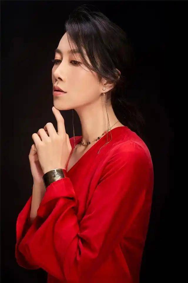 著名演员温峥嵘：长得漂亮戏也好<strong></p>
<p>交易所炒币</strong>，为人低调不张扬，追求平淡生活