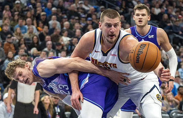 NBA | 史上第16次队友同场三双<strong></p>
<p>交易所炒币</strong>！威少、约基奇珠联璧合
