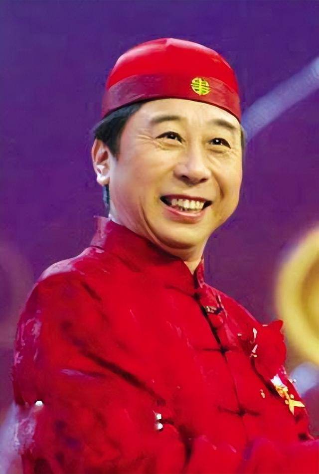 从相声奇才到“阶下囚”<strong></p>
<p>交易所上币费</strong>，当红时抛下冯巩移居海外后，刘伟怎样了