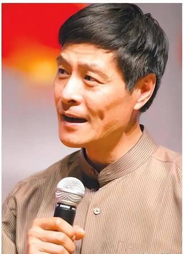 从相声奇才到“阶下囚”<strong></p>
<p>交易所上币费</strong>，当红时抛下冯巩移居海外后，刘伟怎样了