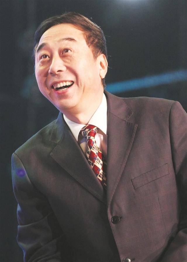 从相声奇才到“阶下囚”<strong></p>
<p>交易所上币费</strong>，当红时抛下冯巩移居海外后，刘伟怎样了