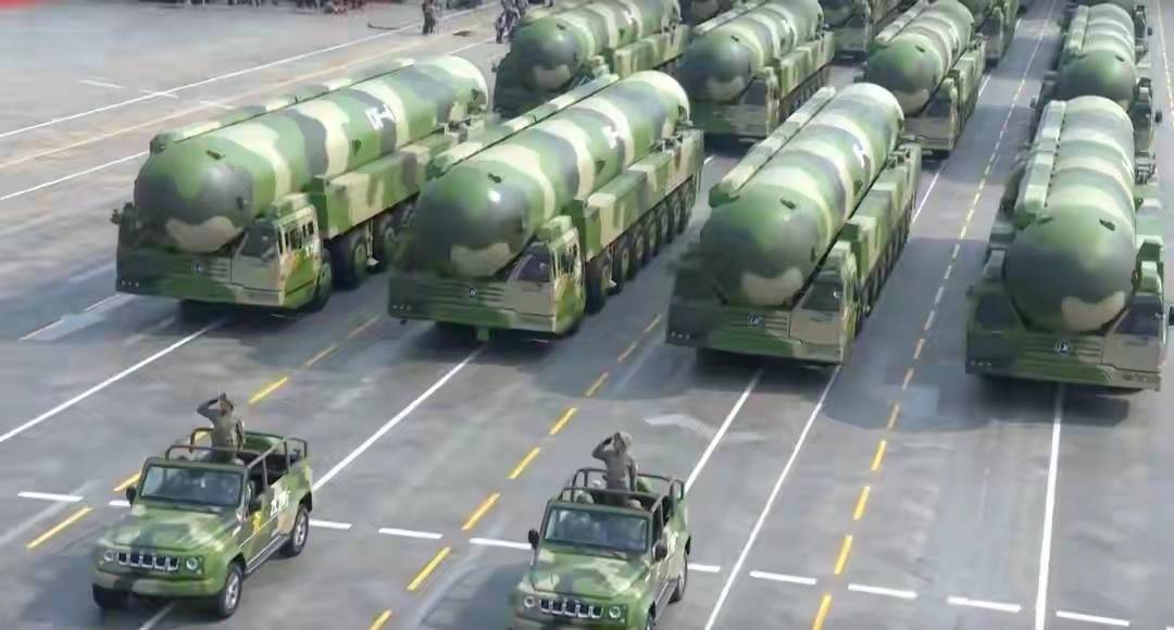 600多枚核弹头已经备好<strong></p>
<p>交易所上币费</strong>，美国突然醒悟，原来对手已不是俄罗斯