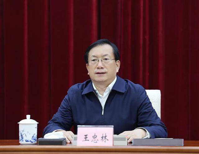 王忠林任湖北省委书记<strong></p>
<p>交易所上币费</strong>，王蒙徽因年龄原因不再担任