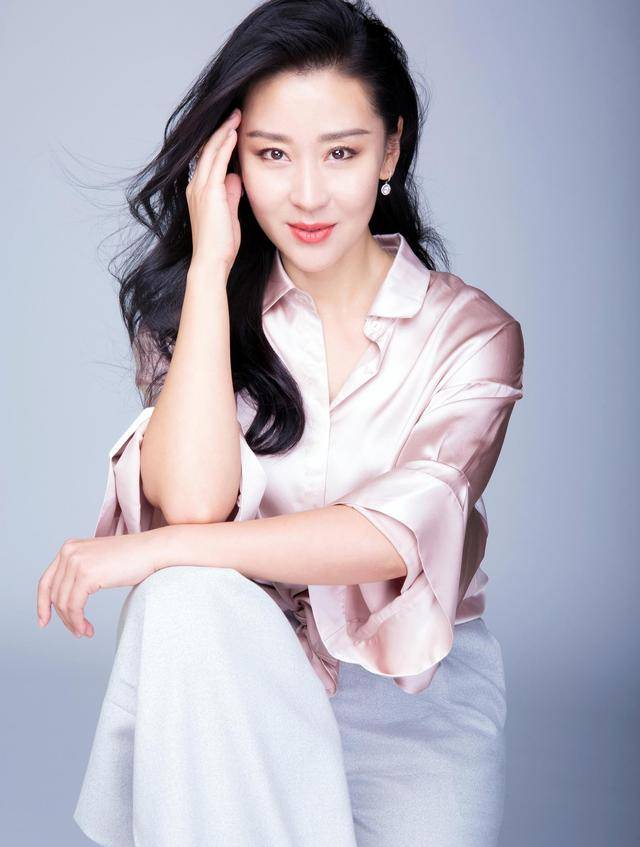 苗圃：父亲病重让罗晋掏空积蓄<strong></p>
<p>币星交易所</strong>，出院后转身嫁给了大21岁百亿富商
