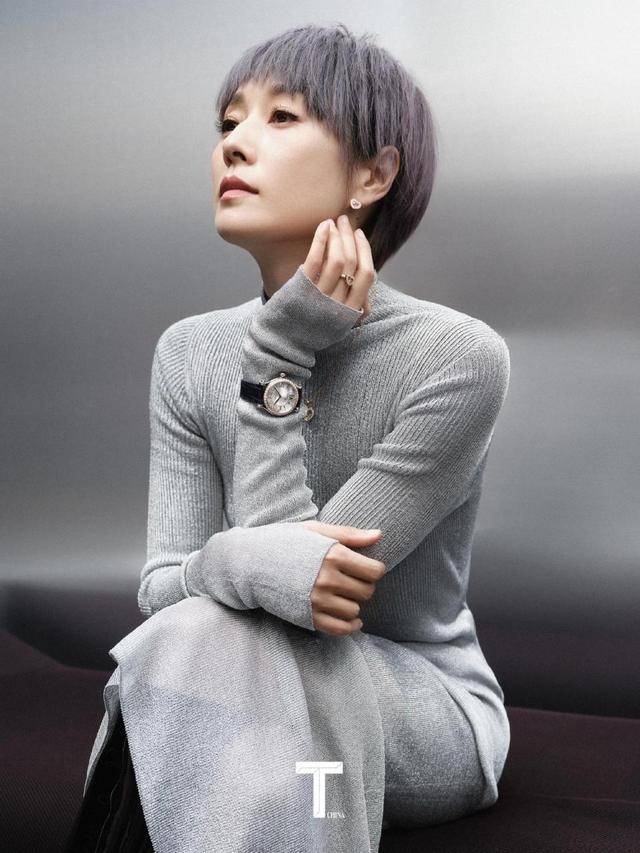 马伊琍一家五口回上海<strong></p>
<p>中币交易所下载</strong>，打扮少女比女儿抢镜，爱马与妹妹搂肩热聊