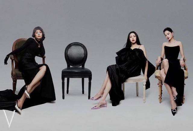 马伊琍一家五口回上海<strong></p>
<p>中币交易所下载</strong>，打扮少女比女儿抢镜，爱马与妹妹搂肩热聊