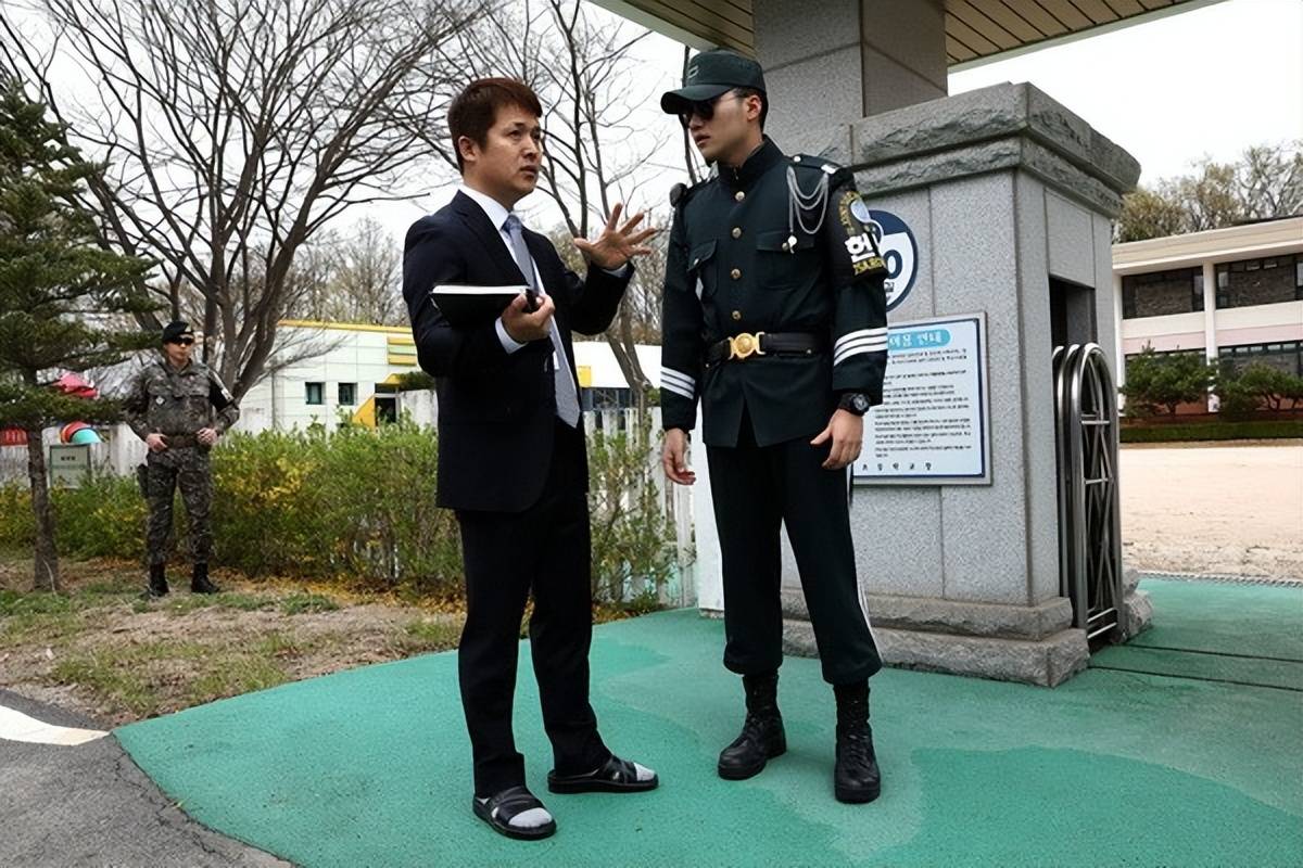 韩国政坛轰动！尹锡悦拒逮捕<strong></p>
<p>中币交易所下载</strong>，军方站台，公调处能否一网打尽？