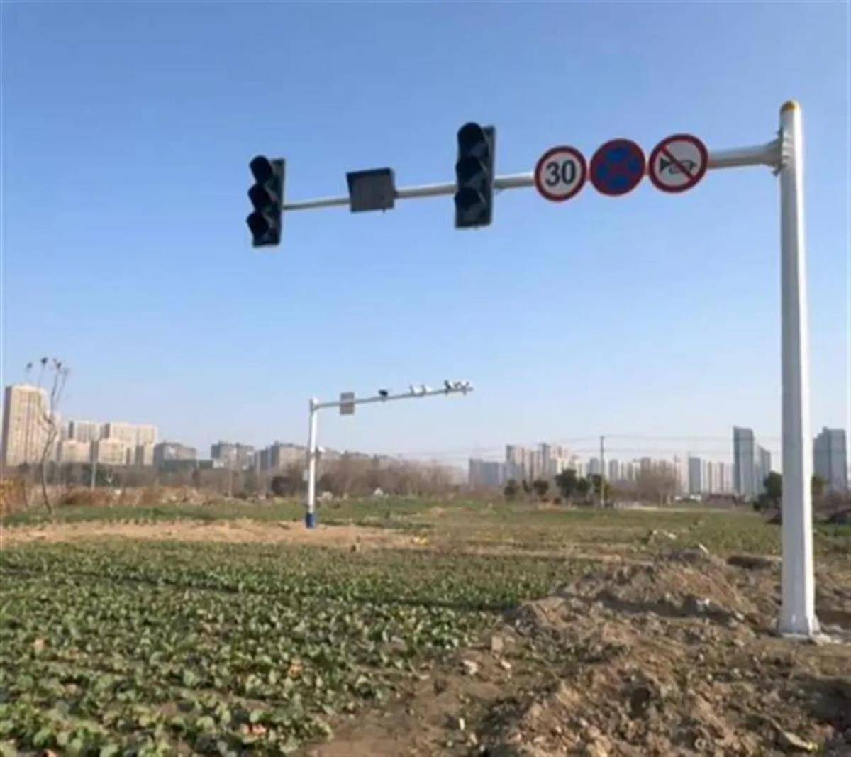 道路没建先装了红绿灯<strong></p>
<p>UP交易所</strong>，为何会给人感觉怪怪的？