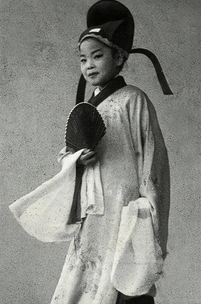 著名歌手邓丽君<strong></p>
<p>交易所债券交易时间</strong>，去世27年后，保罗再婚生子，弟弟的坚持让人泪目
