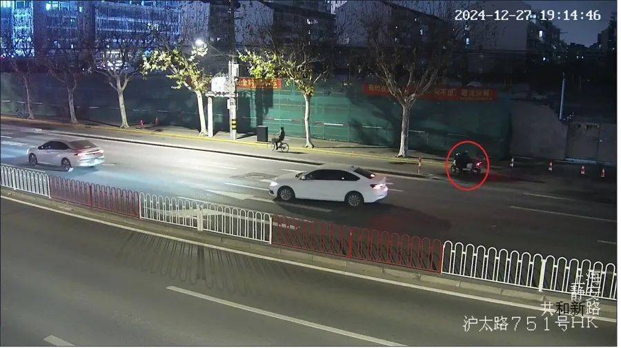 沪太路惊现“刀片”<strong></p>
<p>j交易所债券质押</strong>，不少上海市民中招！幕后黑手竟然是他…
