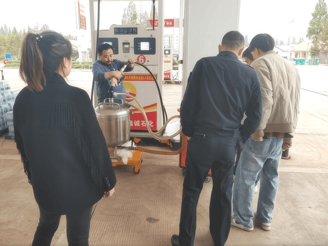 6支加油枪5支不合格<strong></p>
<p>币杰交易所</strong>，湖南益阳一加油站被立案调查