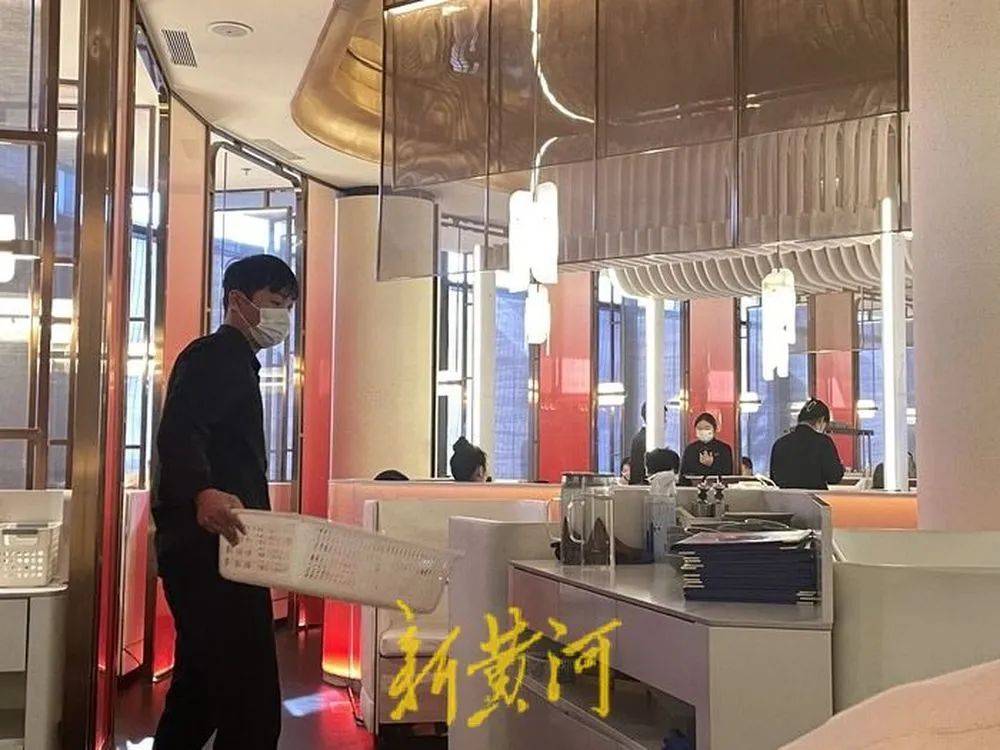 “张兰封号”风波后的麻六记：线下门店直播意外爆火<strong></p>
<p>币包交易所</strong>，济南店直播间当日点赞超1665万