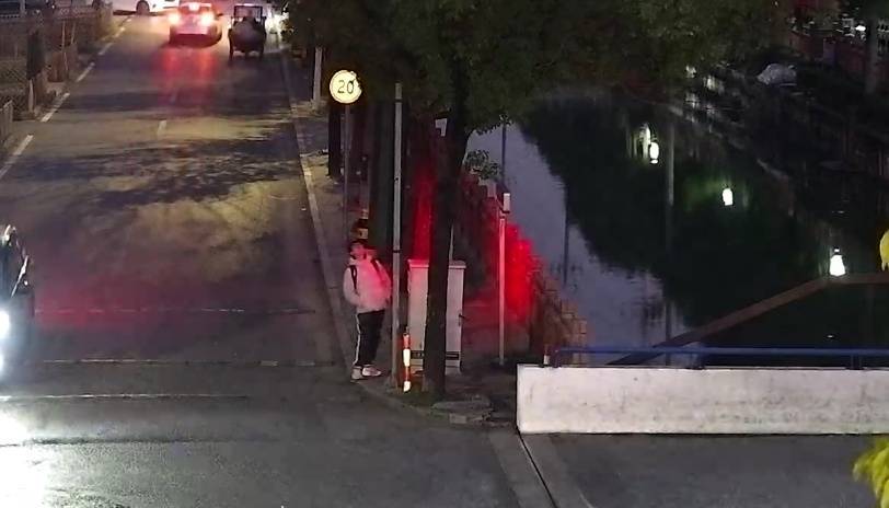 就在杭州街头<strong></p>
<p>云币交易所</strong>，全网爆了！14岁男孩一个动作，警察突然上门……