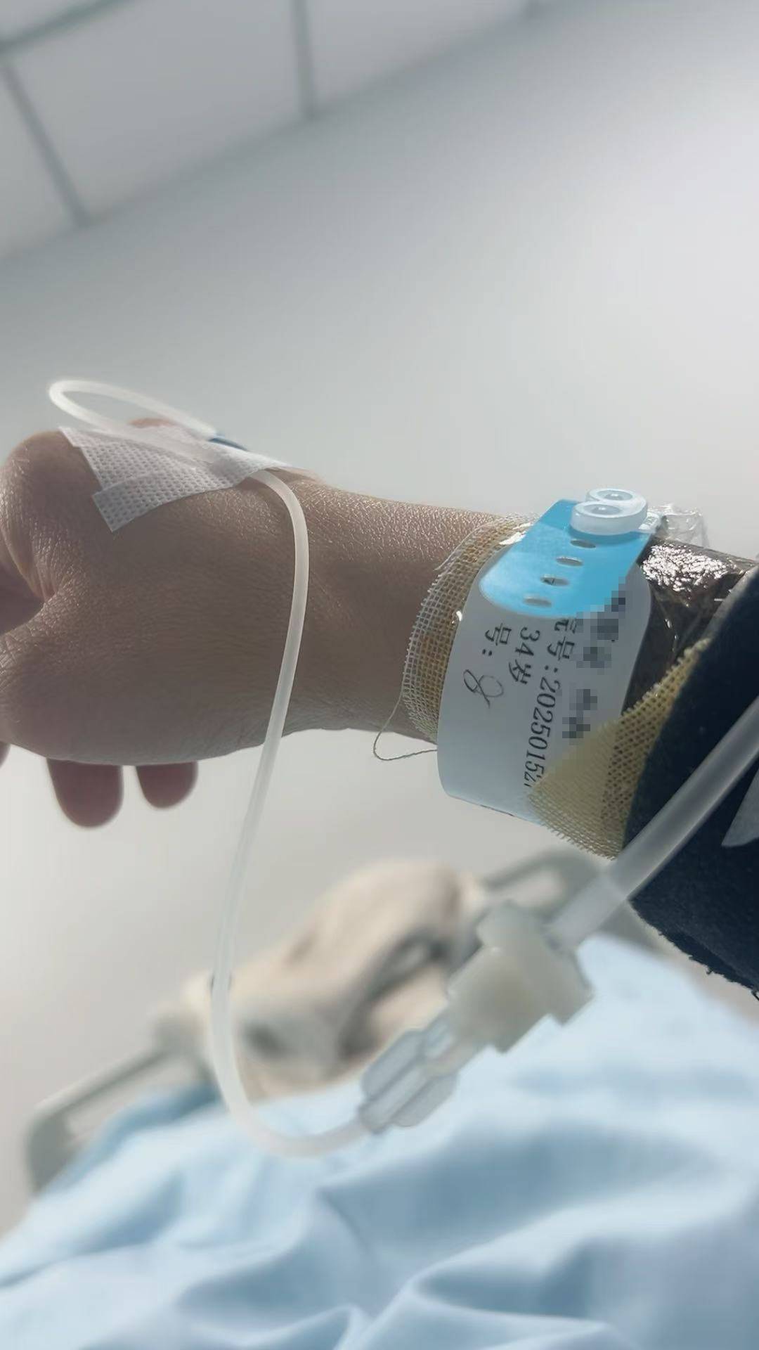 山东一单亲妈妈直播间阻止网友辱骂“唐宝”少年遭上门殴打<strong></p>
<p>IX交易所</strong>，警方：已受理案件，正调查