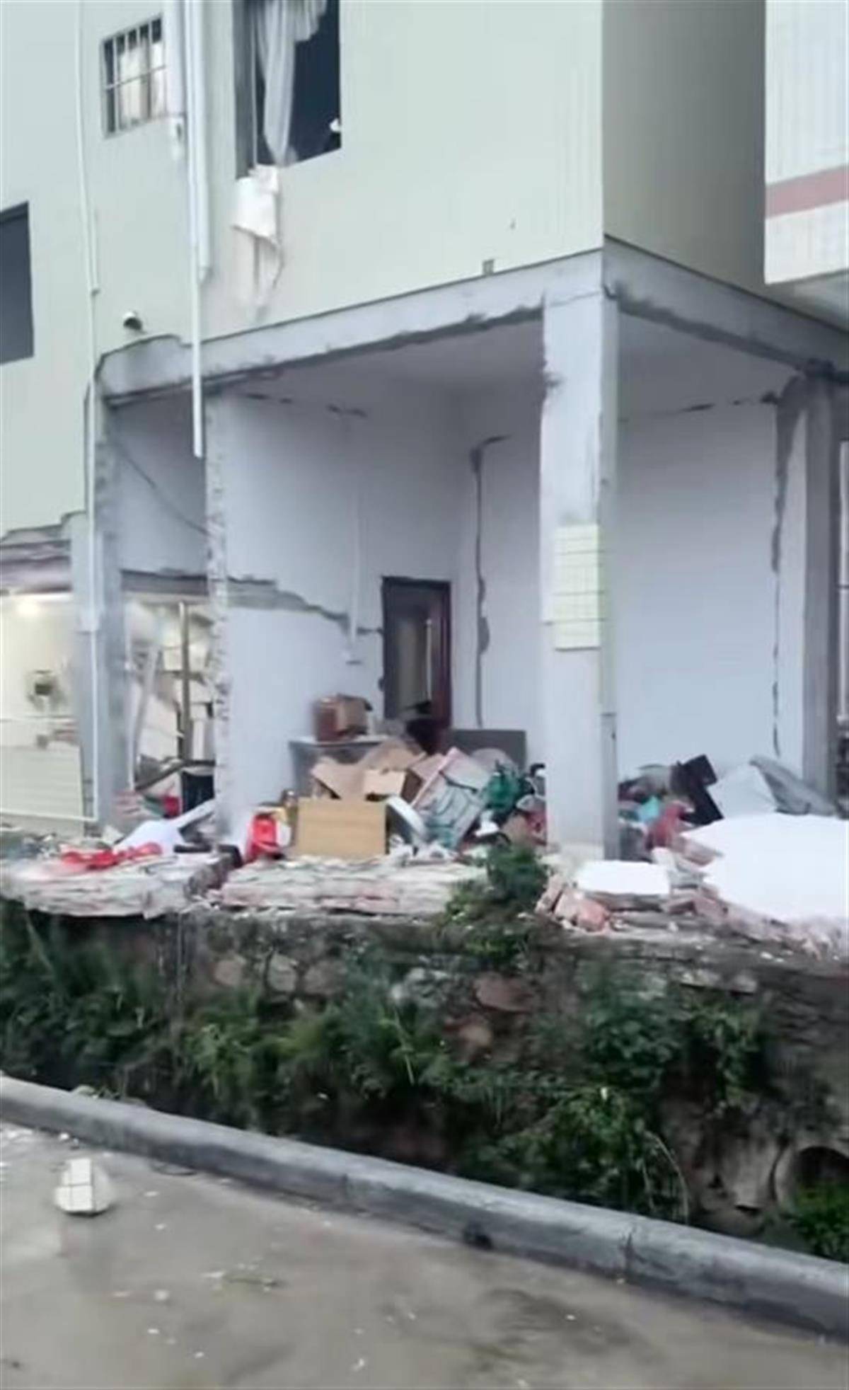广东珠海一民房发生爆炸<strong></p>
<p>币加交易所</strong>，墙体砖块散落一地，官方：暂无人员伤亡报告