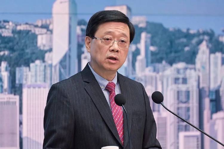 李嘉诚卖港口<strong></p>
<p>货币交易所开发</strong>，李家超表态