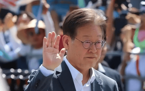 重磅！“总统下台”响彻全球！中国使馆遭冲击<strong></p>
<p>uskd币交易所</strong>，李在明自身难保