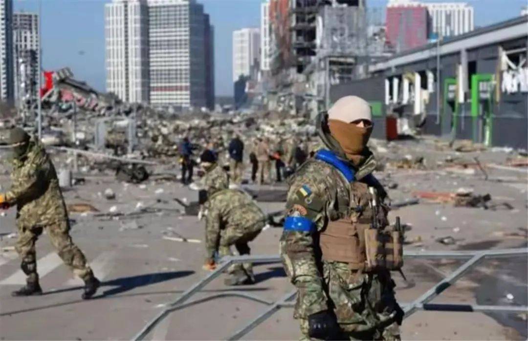俄乌终于要停战了？73岁普京罕见披甲上阵<strong></p>
<p>满币网交易所</strong>，反手给乌一道选择题
