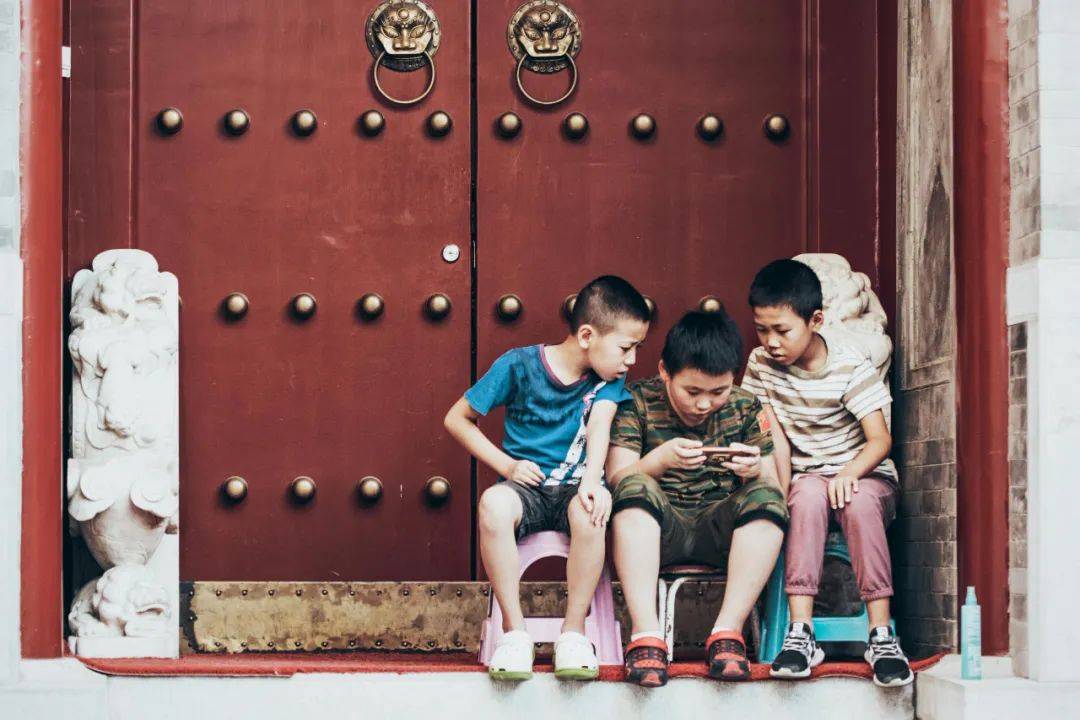 学生禁玩手机<strong></p>
<p>满币网交易所</strong>，催生孩子间的地下交易