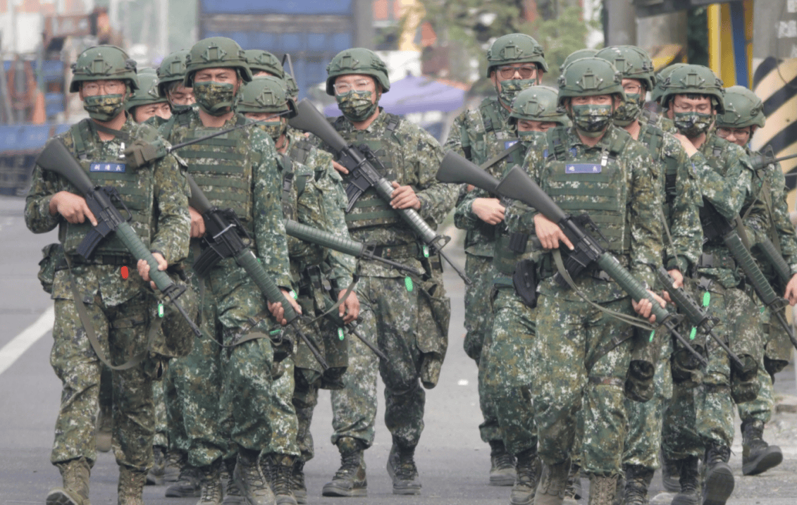 赖清德下令打“第一枪”<strong></p>
<p>币君交易所</strong>，台军4100吨军舰爆炸！大陆准备动手了？