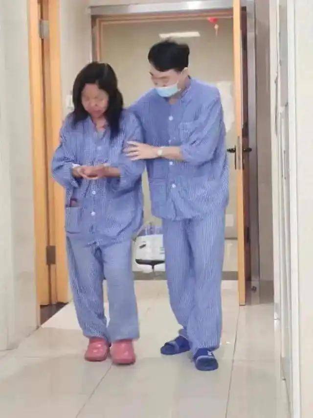 男子割肝救妻10个月后妻子去世：不后悔<strong></p>
<p>以飞交易所</strong>，我不救她谁救她