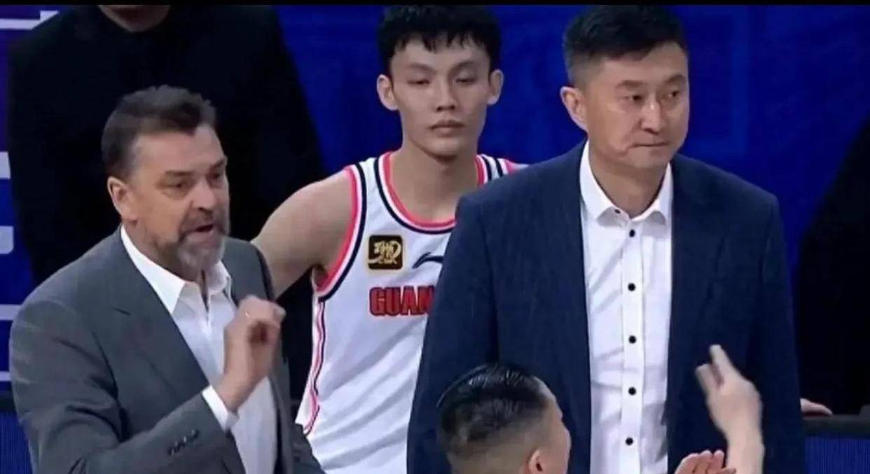 正式官宣<strong></p>
<p>加拿大币币网交易所</strong>，广东男篮VS上海G3开球时间敲定CCTV5直播杜峰变阵争胜