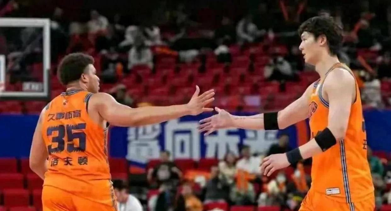 正式官宣<strong></p>
<p>加拿大币币网交易所</strong>，广东男篮VS上海G3开球时间敲定CCTV5直播杜峰变阵争胜