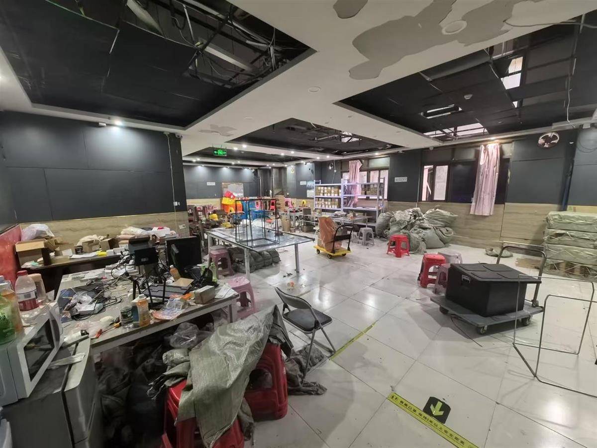 他发出的81万件快递全是电诈卡片<strong></p>
<p>财富交易所</strong>！武汉江岸警方破获特大诈骗案