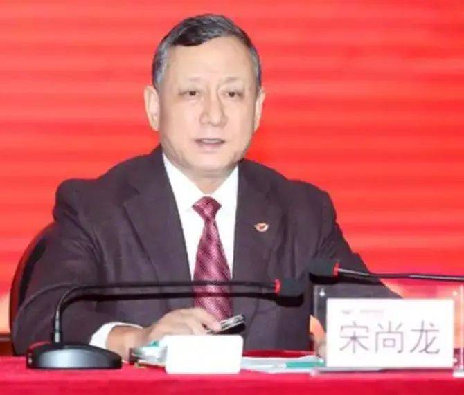 近四年亏损超百亿元<strong></p>
<p>财富交易所</strong>，亚泰集团高层“集体辞职”，国资能否再次扮演“救火队长”？