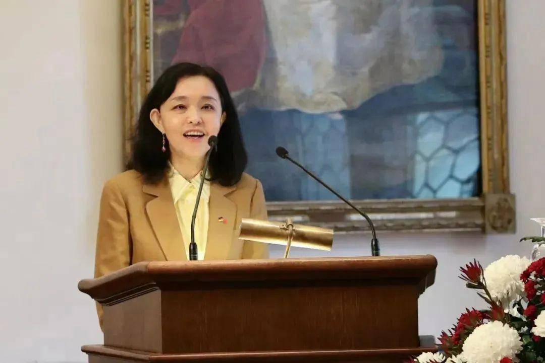 41岁升正厅的她<strong></p>
<p>币倍交易所</strong>，职务调整（附简历）