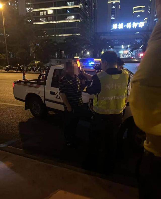 六旬男子骑车被越野车撞飞<strong></p>
<p>gate交易所</strong>，女儿发帖：肇事司机是退休法官