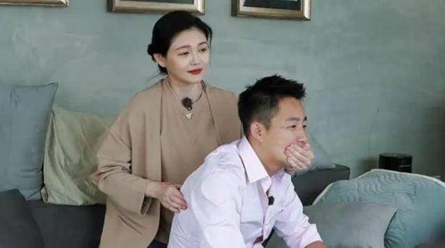 大S儿女回北京<strong></p>
<p>gate交易所</strong>，张兰拉着小玥儿逛街，网友夸汪小菲好帅