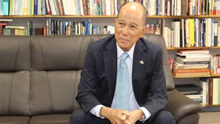 马科斯也没想到<strong></p>
<p>美币交易所</strong>，中方撤离这么快，美国也没办法，菲突收重大噩耗