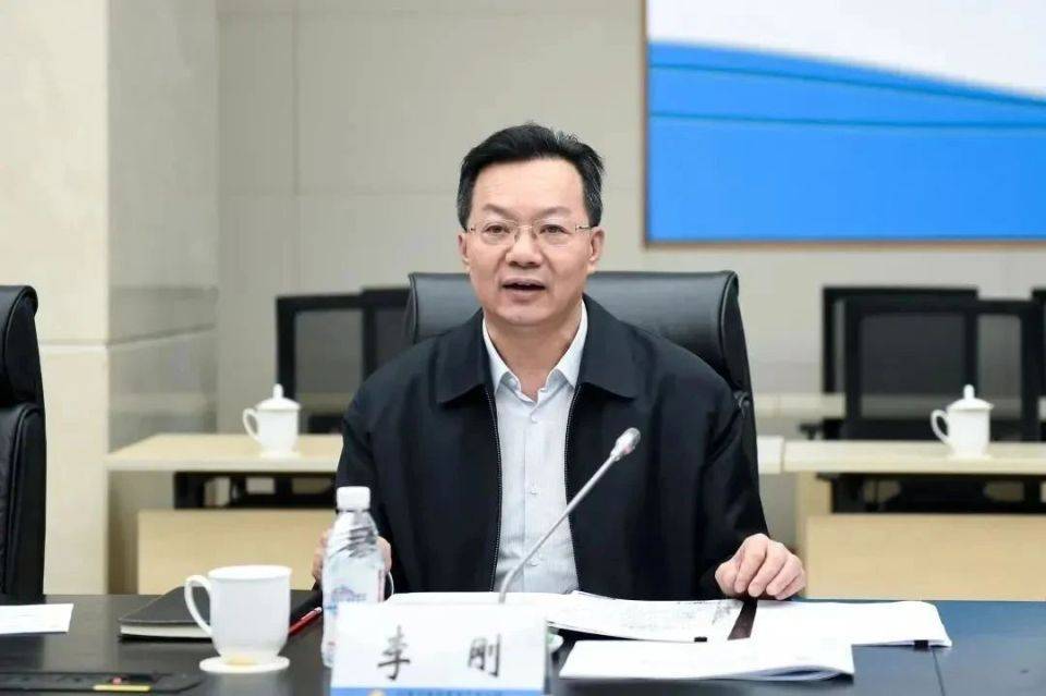 贪欲膨胀、大肆收钱敛财<strong></p>
<p>美币交易所</strong>，“内鬼”李刚被决定逮捕