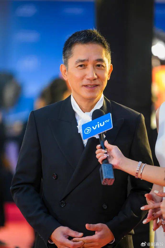 刘嘉玲连发10多张梁朝伟照片：他都不知道自己帅<strong></p>
<p>汇币交易所</strong>！头发白了也不肯染