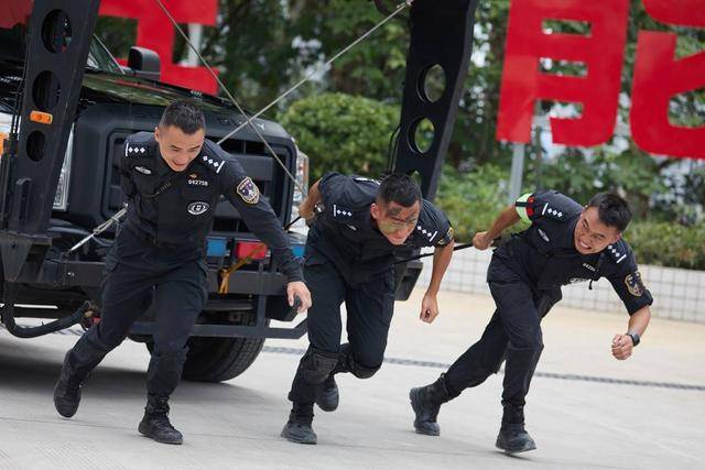 食堂阿姨10秒速攀4米绳<strong></p>
<p>汇币交易所</strong>！乐山特警支队“扫地僧”李霞：我只是爱运动
