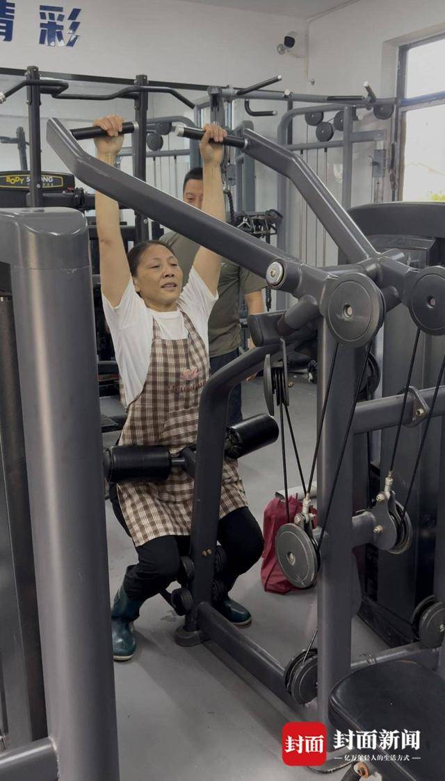 食堂阿姨10秒速攀4米绳<strong></p>
<p>汇币交易所</strong>！乐山特警支队“扫地僧”李霞：我只是爱运动