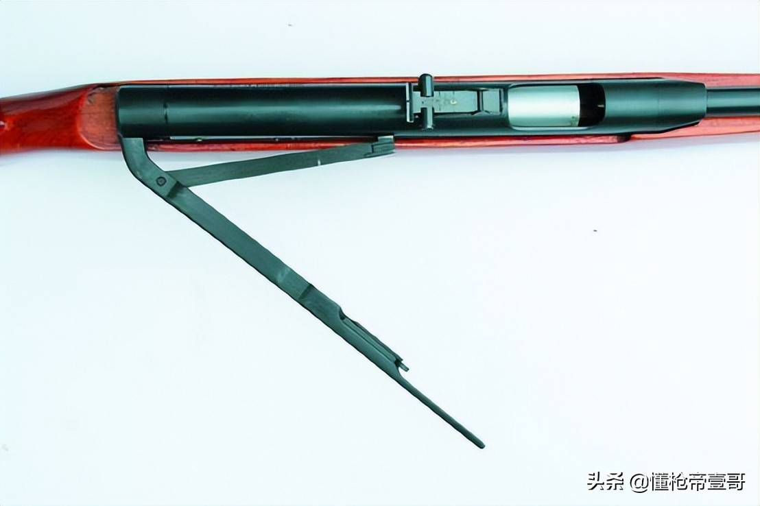 俄军缴获中国81版气枪<strong></p>
<p>买比特</strong>？还有百年汤姆逊冲锋枪、莫辛纳甘