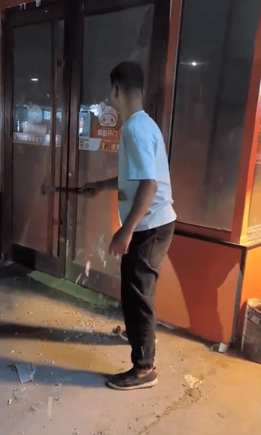 山东菏泽一男子去买奶茶顺道破门灭了个火：举手之劳<strong></p>
<p>买比特</strong>，店主事后已道谢