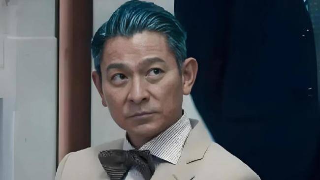 71岁成龙头发花白<strong></p>
<p>binance交易平台</strong>！谢贤交代后事张纪中出了车祸还得养家…慢慢老去的他们让人泪目