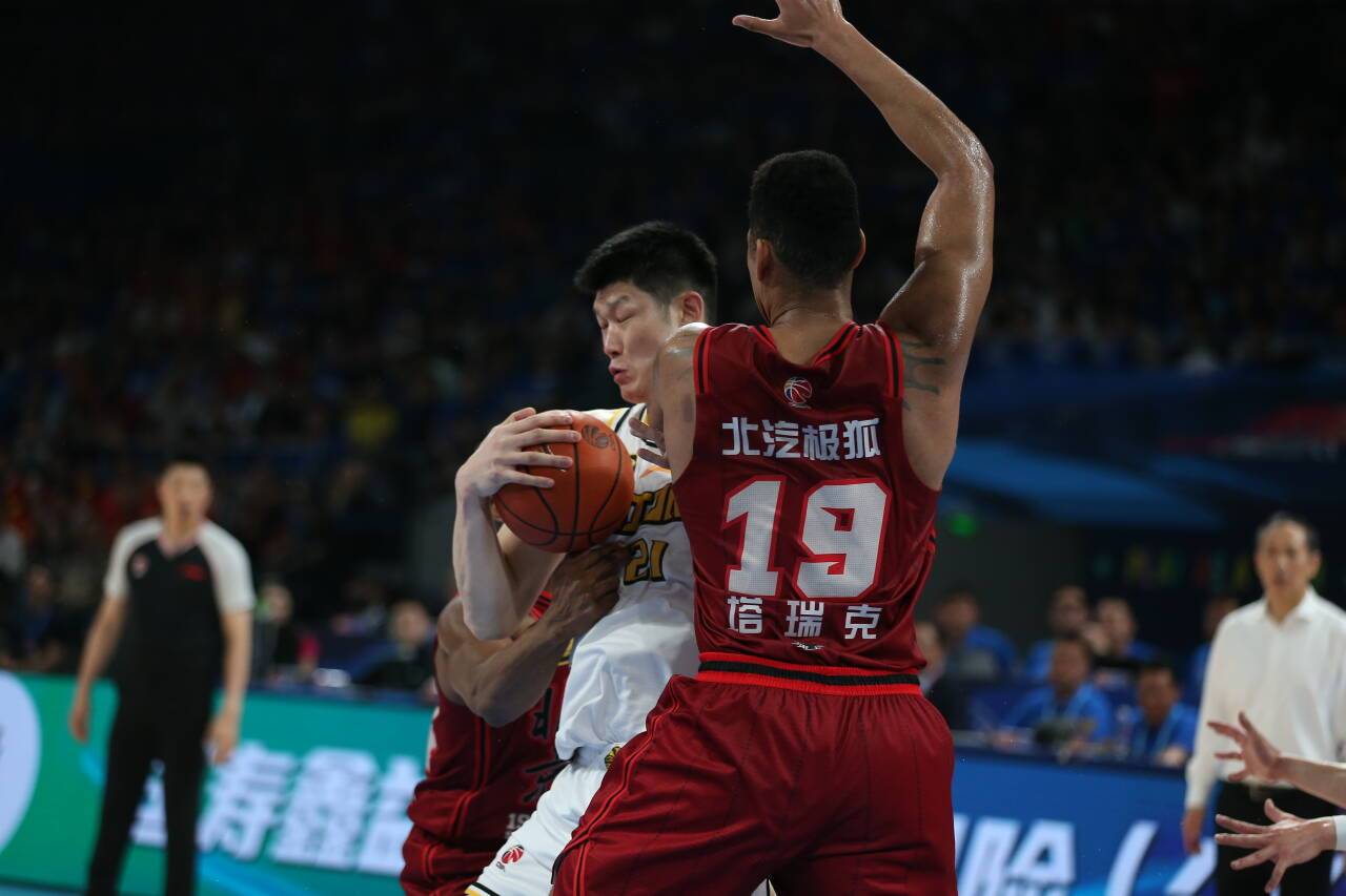 浙江广厦4-2北京夺队史CBA首冠<strong></p>
<p>瑞郎币交易平台</strong>！周琦31+10布朗41分