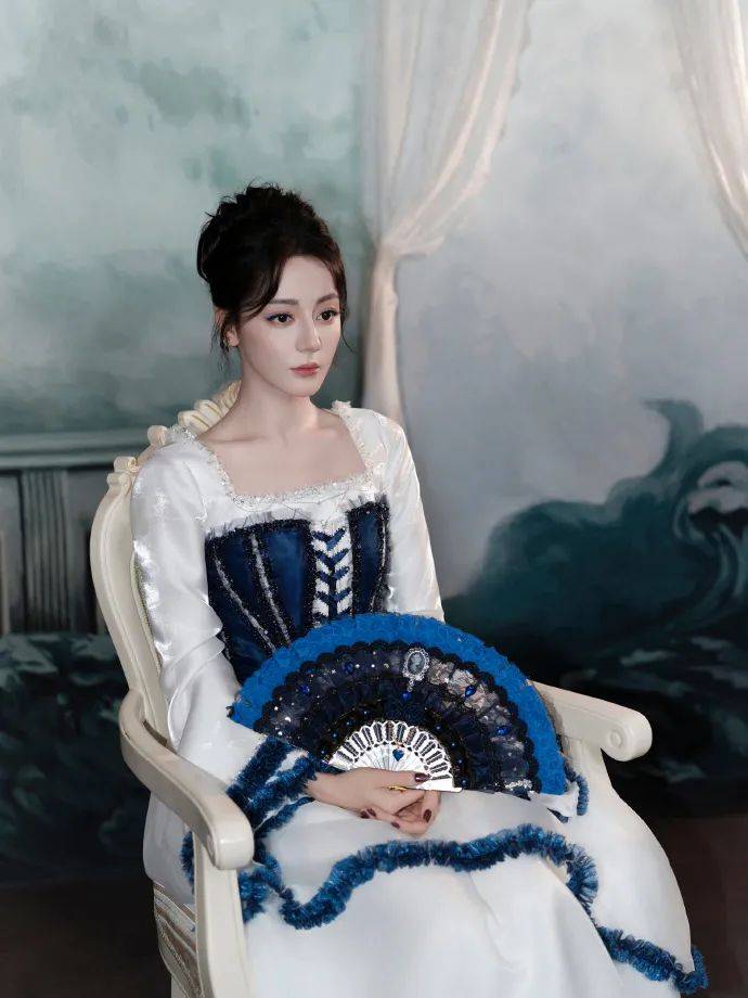 迪丽热巴问魔镜：谁是世界上最美的女人<strong></p>
<p>数字币平台</strong>？华丽公主造型惊艳