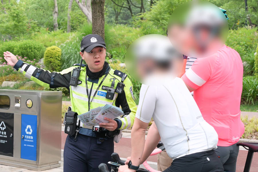 对“暴骑团”出手<strong></p>
<p>cointobe交易平台</strong>！浦东交警严查违法骑行：公路不是竞技场