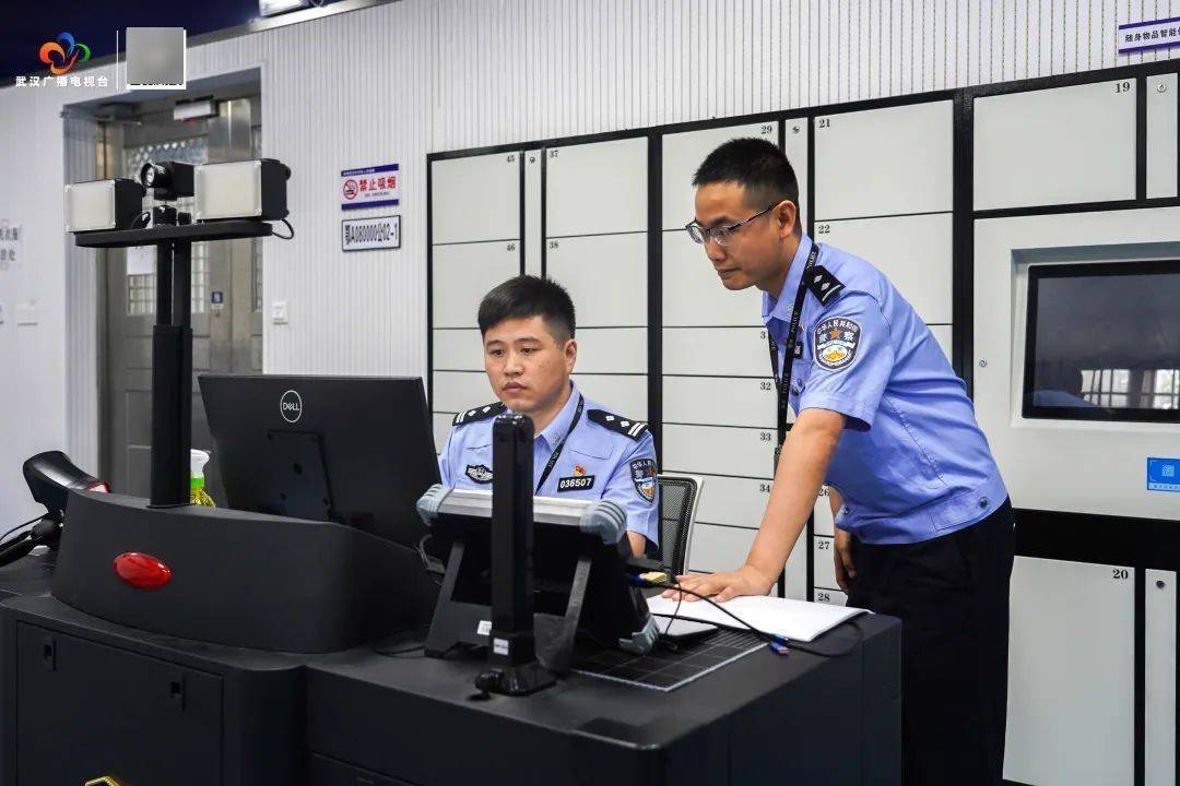 雷霆出击<strong></p>
<p>币币交易平台优势</strong>！武汉警方一举抓获32名“白富美”